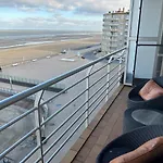 los angeles Seaview Venezia 4 bedroom apartment for 10 persons